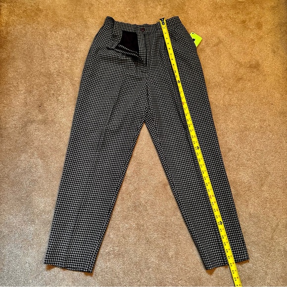 Lauren Taylor Women’s Pants Suit - Picture 8 of 13